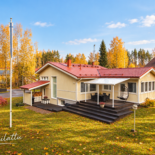 Omakotitalo, Huhtimonkatu 5, Riihimäki, Huhtimo, 4 h, k, tkh, aula, ask.h, ph, kph, s, wc, kph/wc, 4 vh, terassi ja autokatos/var, 174 m², 362 000 €