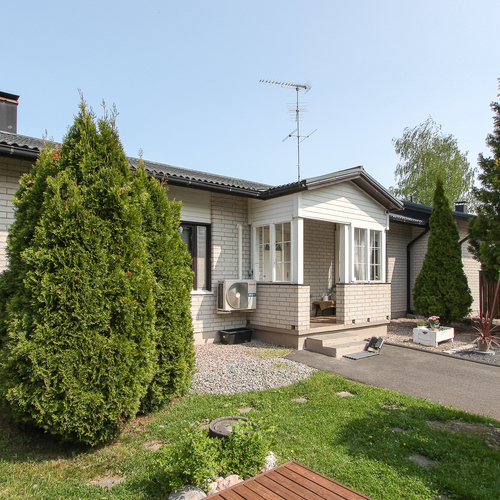 Paritalo, Riihimäki, Ahokatu 12 A, 4h, k, wc, khh/pkh, kph/wc, s, 2v h, var, at, terassi, 130,00m², 189 000,00 €