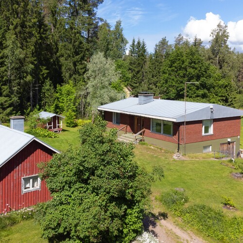 Omakotitalo, Viinikaisentie 5, Hausjärvi, Oitti, 4h, k, wc, ph, kph, s, wc, var, at + tal.rak, 95 m², 95 000 €