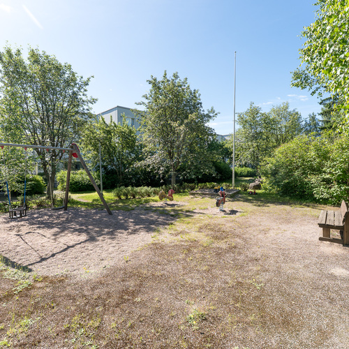 Leikkipaikka sisäpihalla