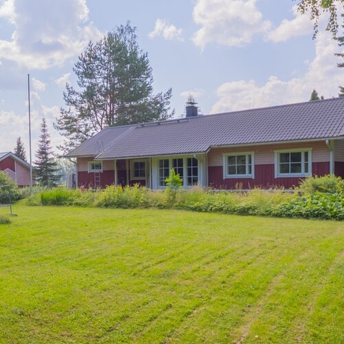 Omakotitalo, Loppi, Lopen kirkonkylä, Taarintie 24, 4h, k, khh, ph, s, 2wc, var, ak, 133,00m², 128 000,00 €