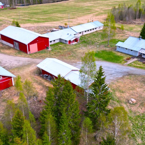 Omakotitalo, Suvantoniementie 1 a, Nurmes, Ylä-Valtimo, 3mh, tupakeittiö, khh, kph, sauna, varasto, kellari n.10 m2, 145 000 €