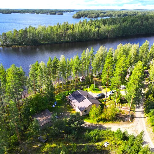 Mökki tai huvila, Hirvensalmi, Luhangontie, Oh, k, mh, kph, s, wc, lämmin kuisti, katettu terassi + rantamökki + rantasauna , 127,00m², 340 000,00 €