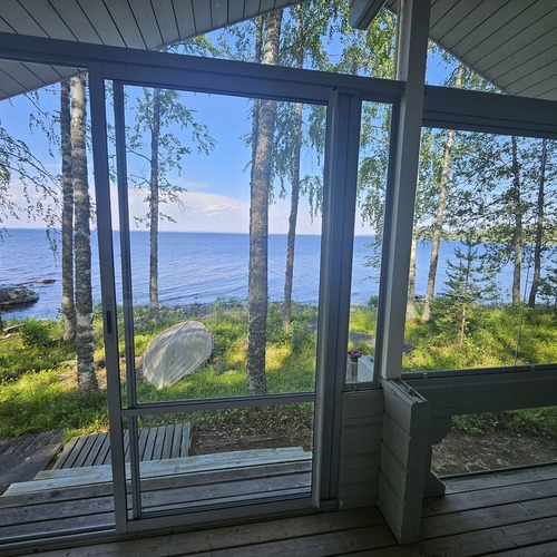 Maisema saunan terassilta