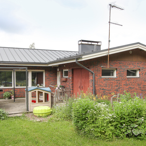 Omakotitalo, Riihimäki, Patastenmäki, Vyökatu 7, 3h, k, wc, vh, takkah/khh, kph, s, var, pihatalli, 126,00m², 165 000,00 €