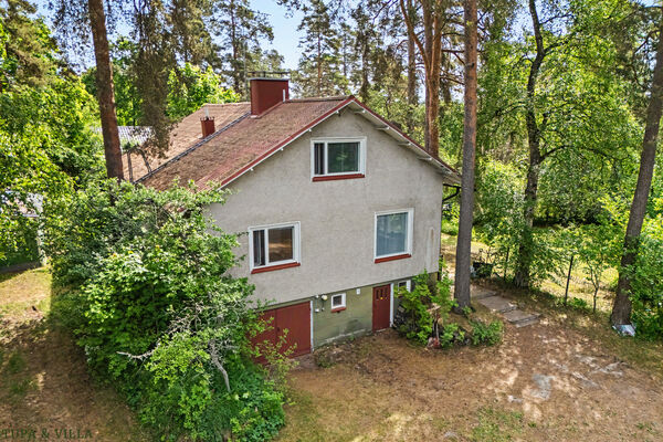 5h, rt, k, 2 x wc, kph, s, at, varastotilaa
