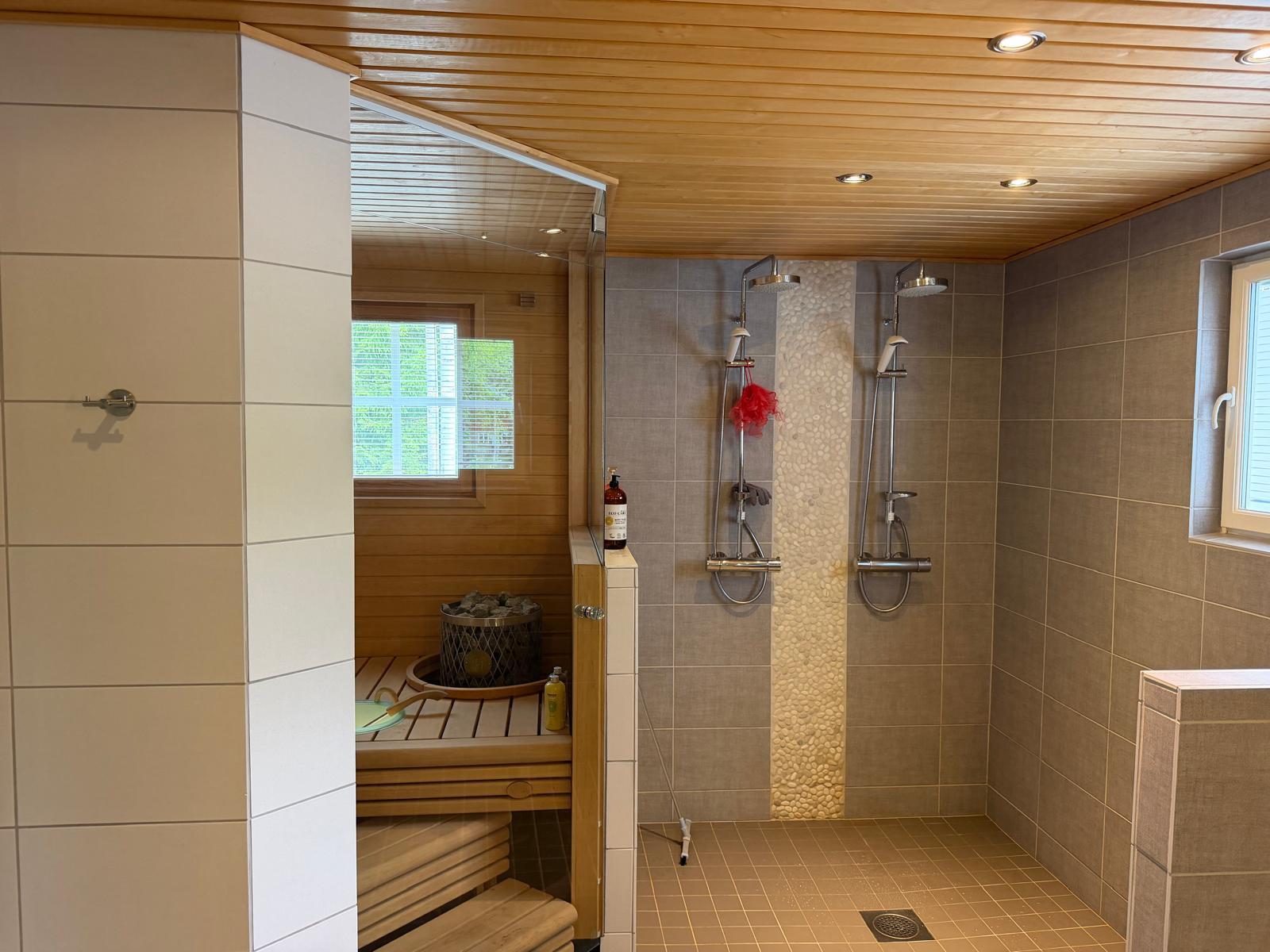 Sauna ja kylpyhuone