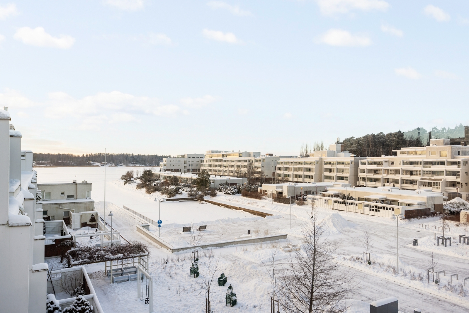 Yhtiön pihalta suoraan rantaraitille