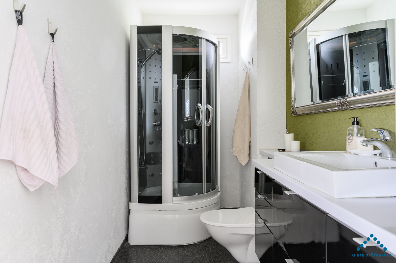 Yläkerran wc-kh