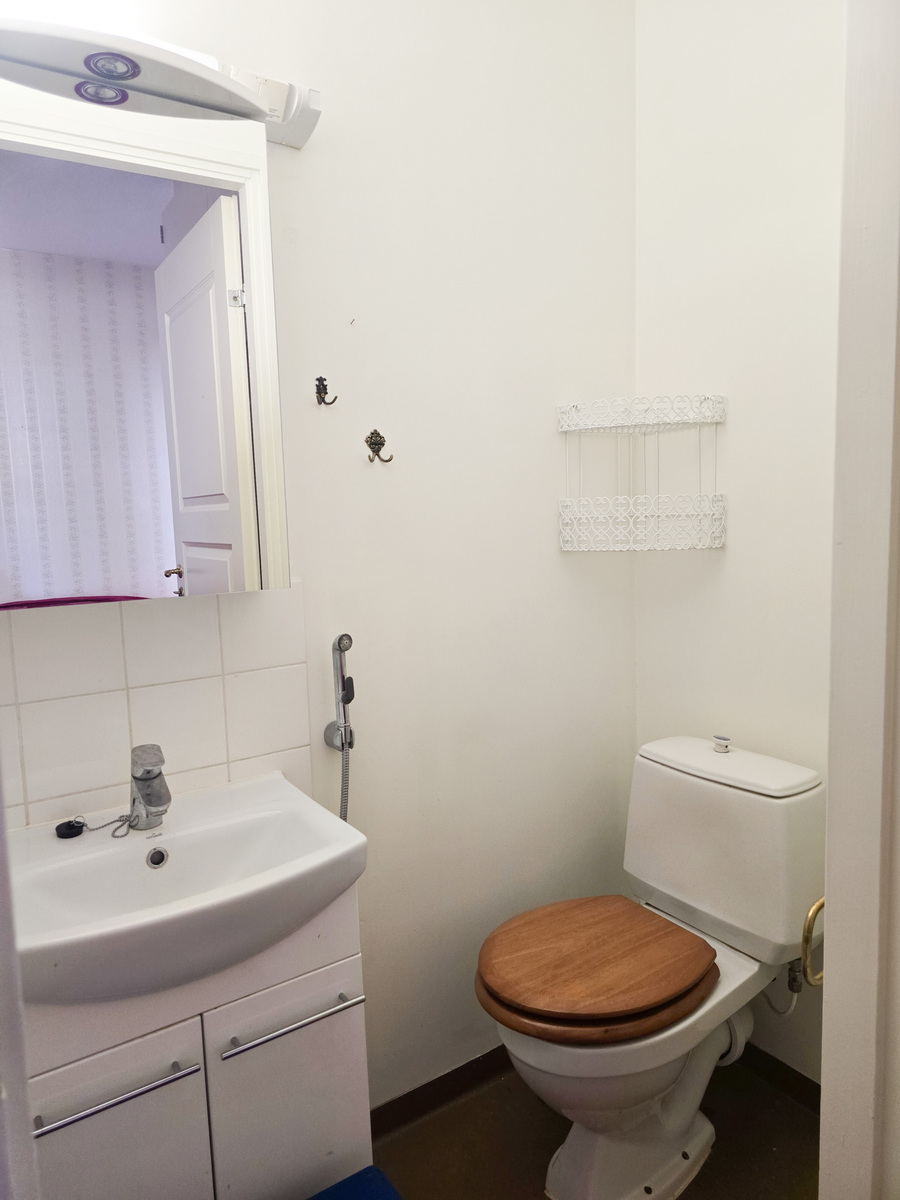 Erillinen wc