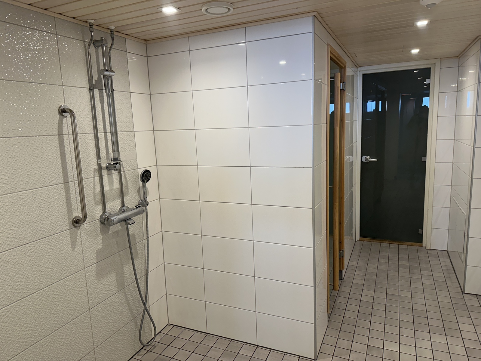 Taloyhtiön remontoidut saunatilat