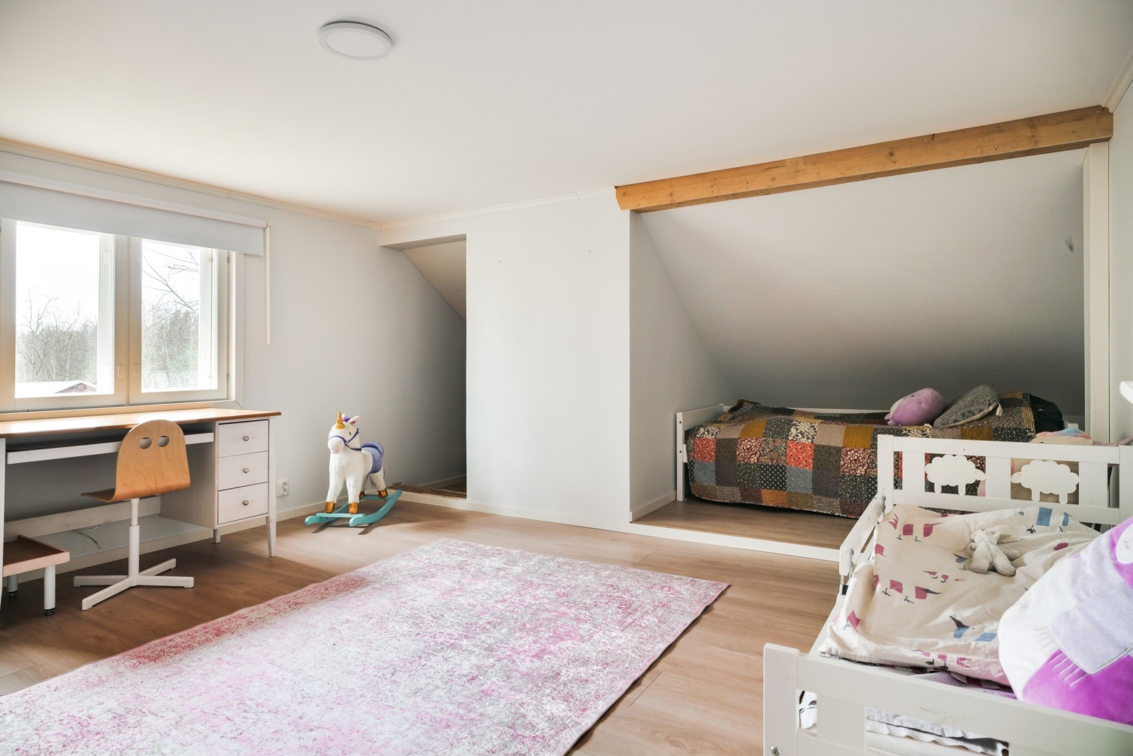 Yläkerran makuuhuone