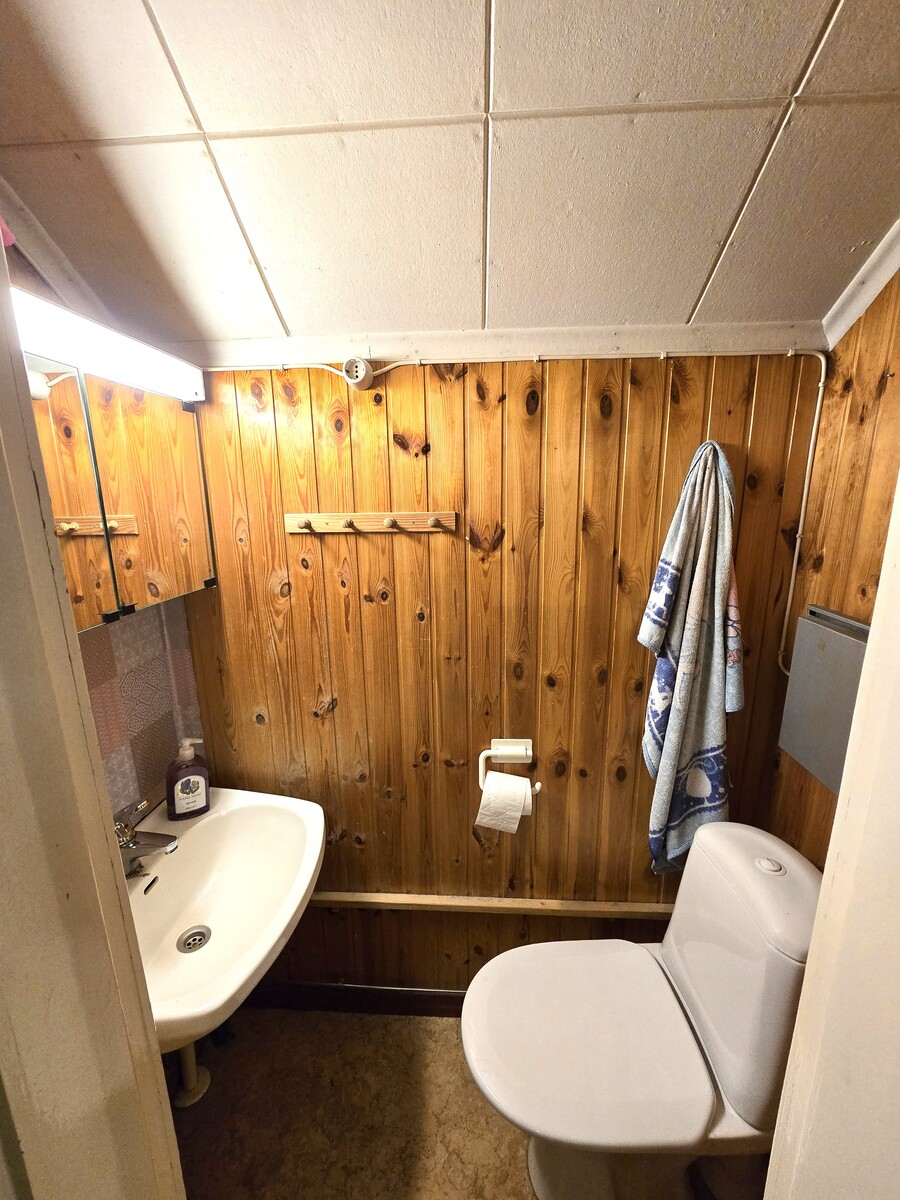 Yläkerran wc.