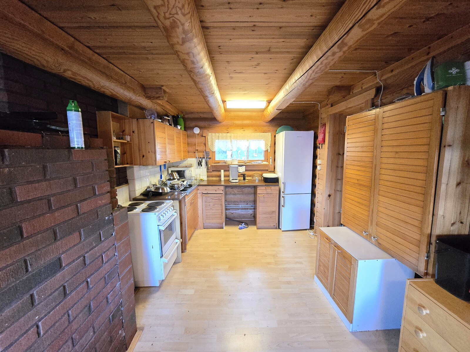 Keittiö.