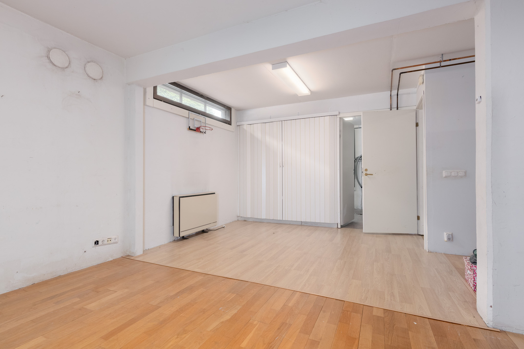 Kellarin harraste-/varastotiloja