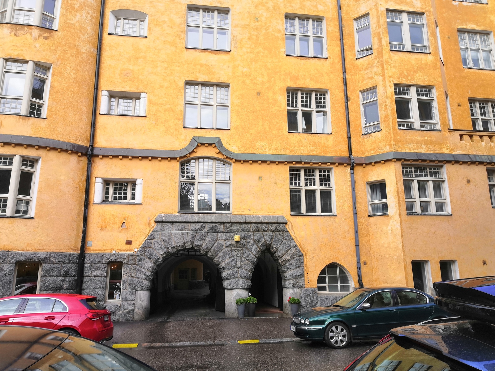 Sisäänkäynti