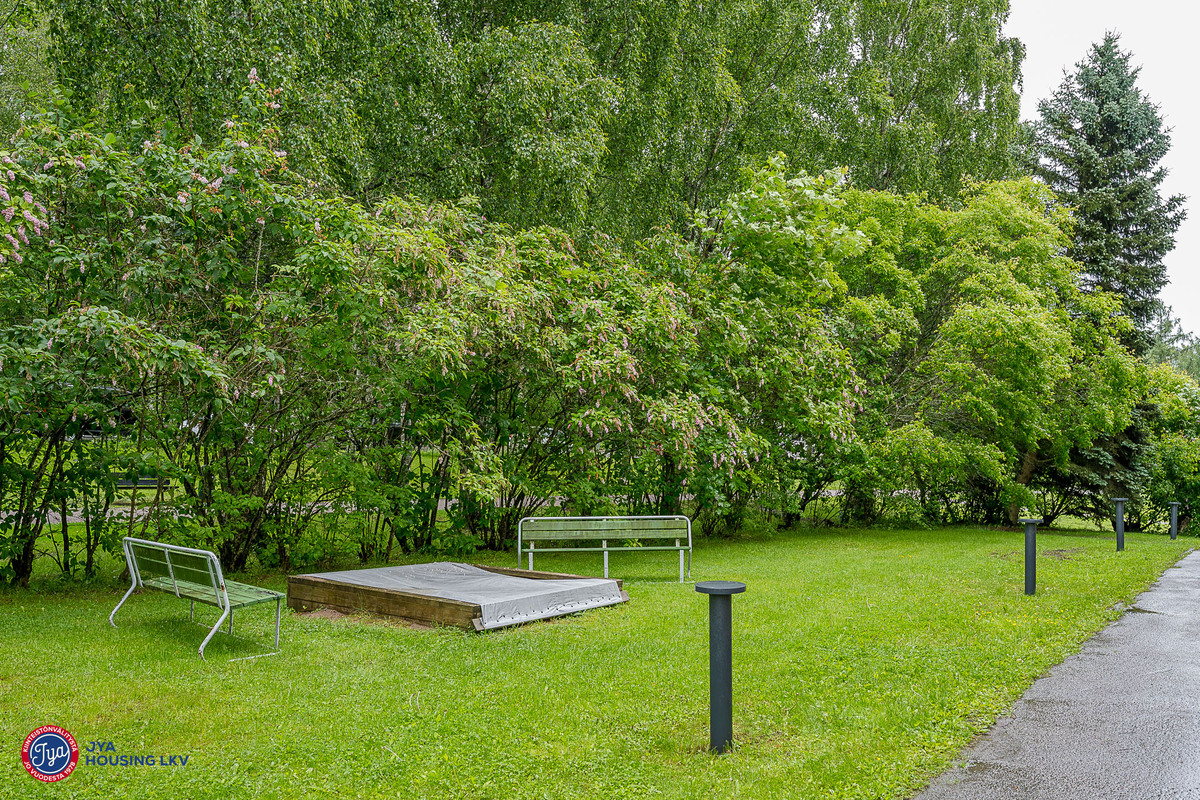 Leikkipaikka sisäpihalla