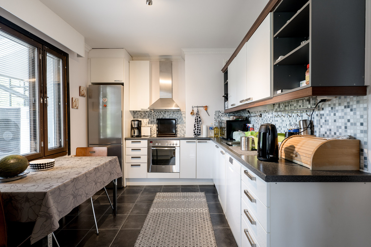 Keittö olohuoneesta