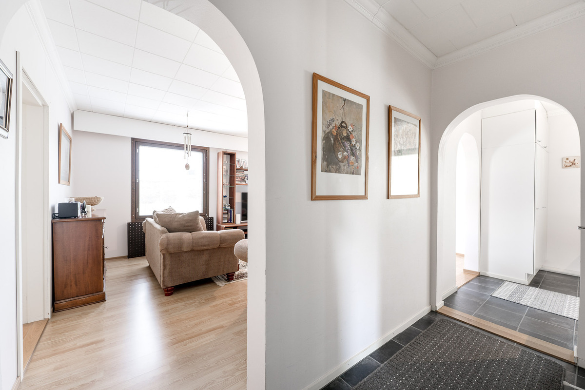 Olohuoneeseen ja keittiöön