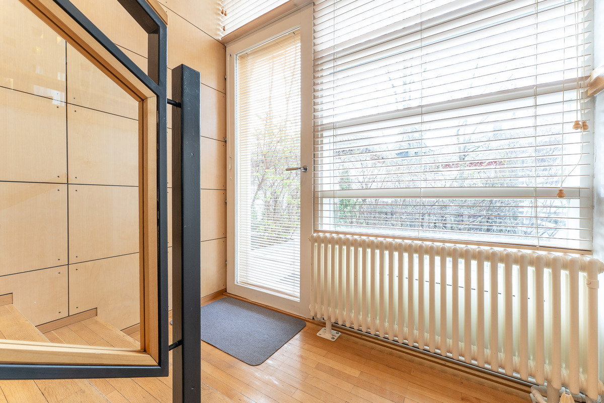 Puolivälin porrastasanteelta käynti aurinkoterassille