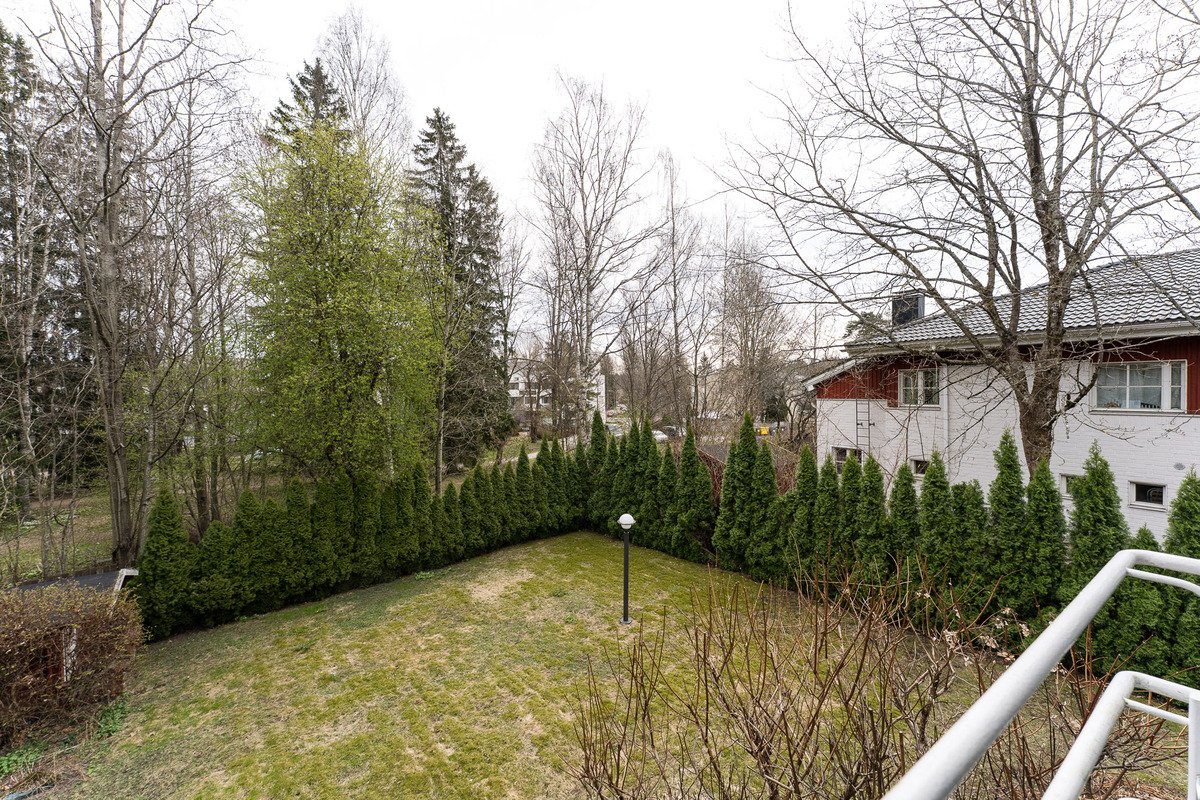 Parvekenäkymää kaakon suuntaan