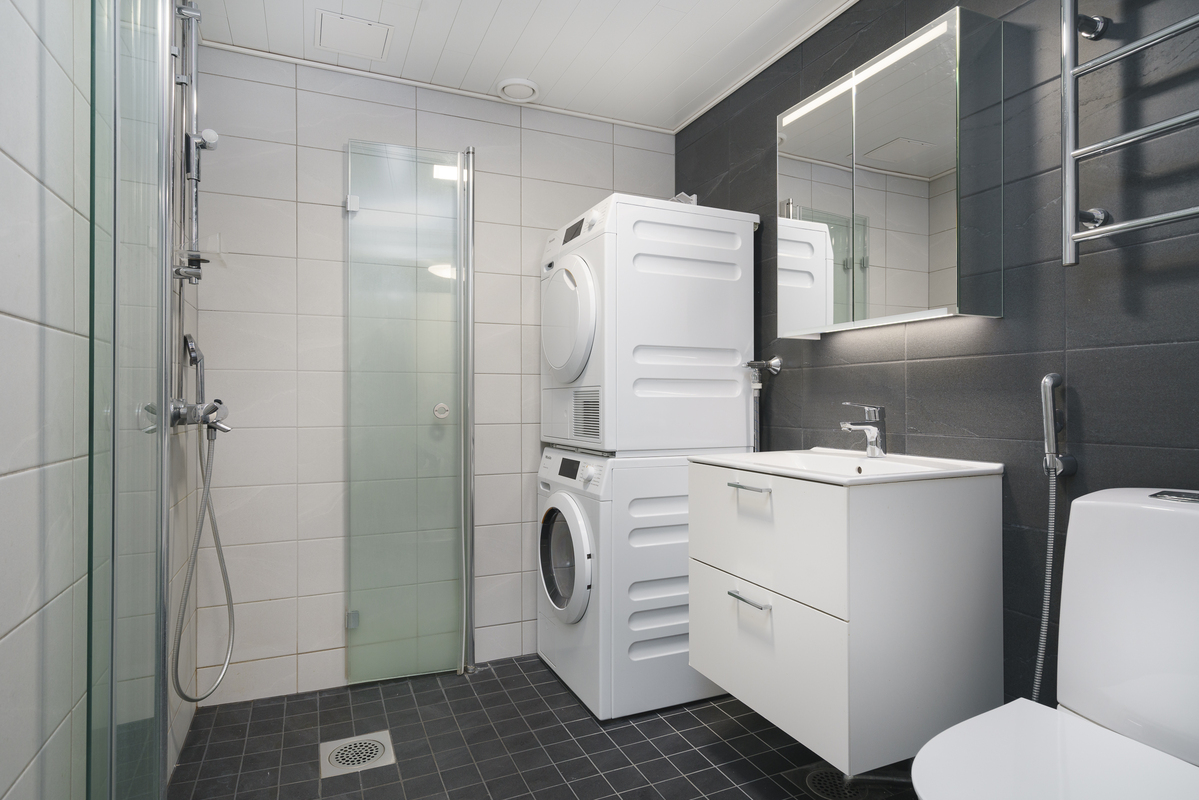 Pesutorni ei kuulu kauppaan.