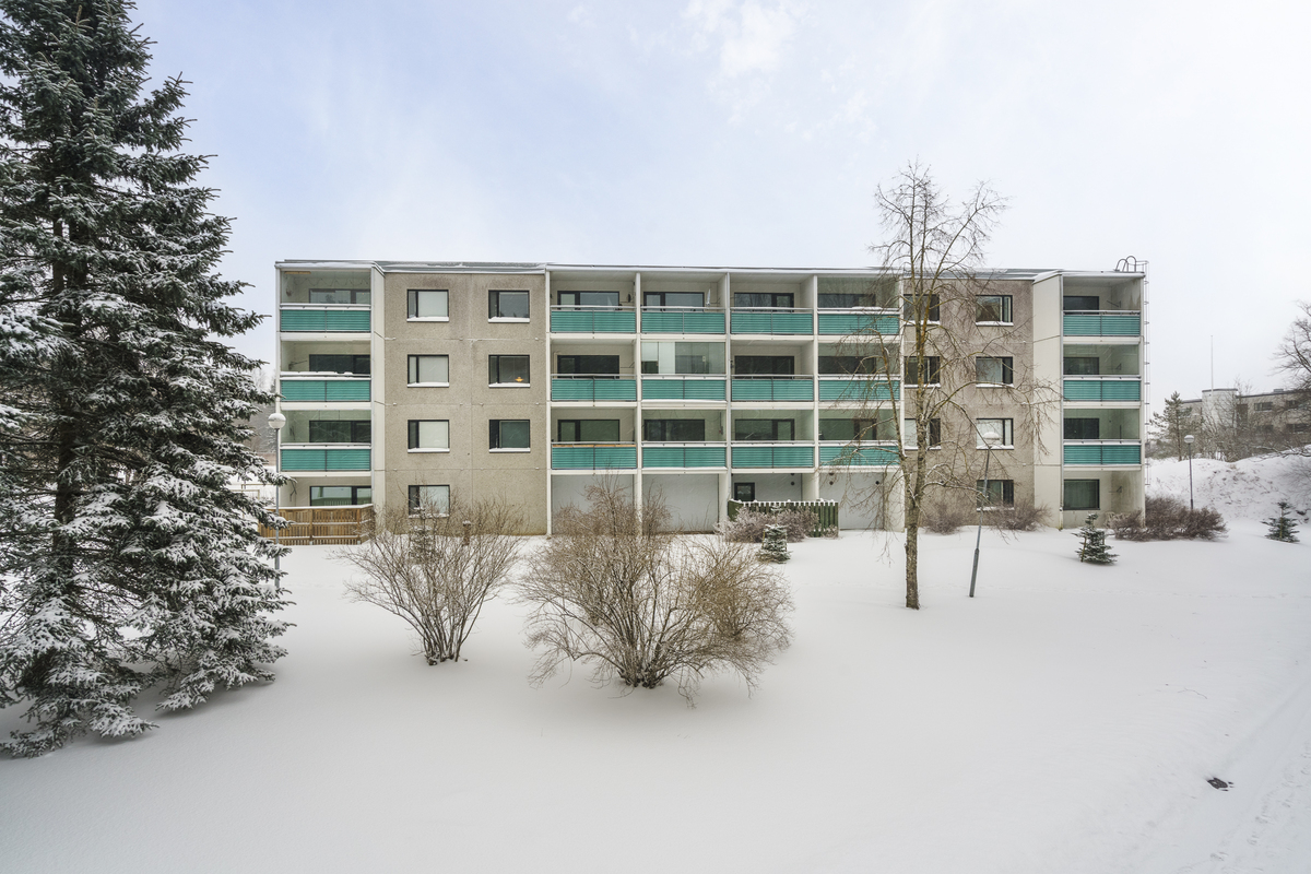 Julkisivu sisäpihan puolelta