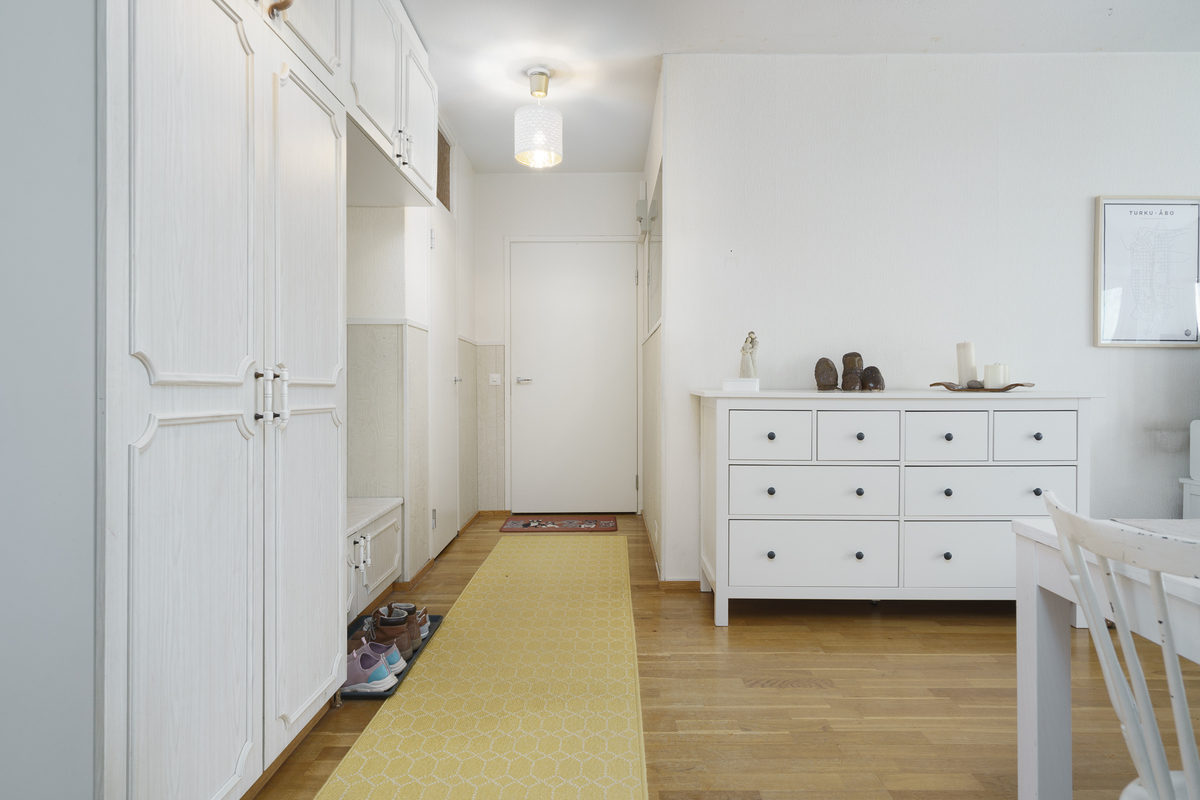 Ovi porraskäytävään