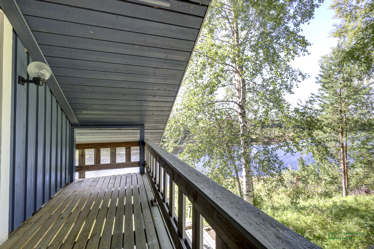 Saunamökki parveke