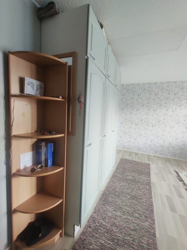 Ovelta päin olohuoneeseen