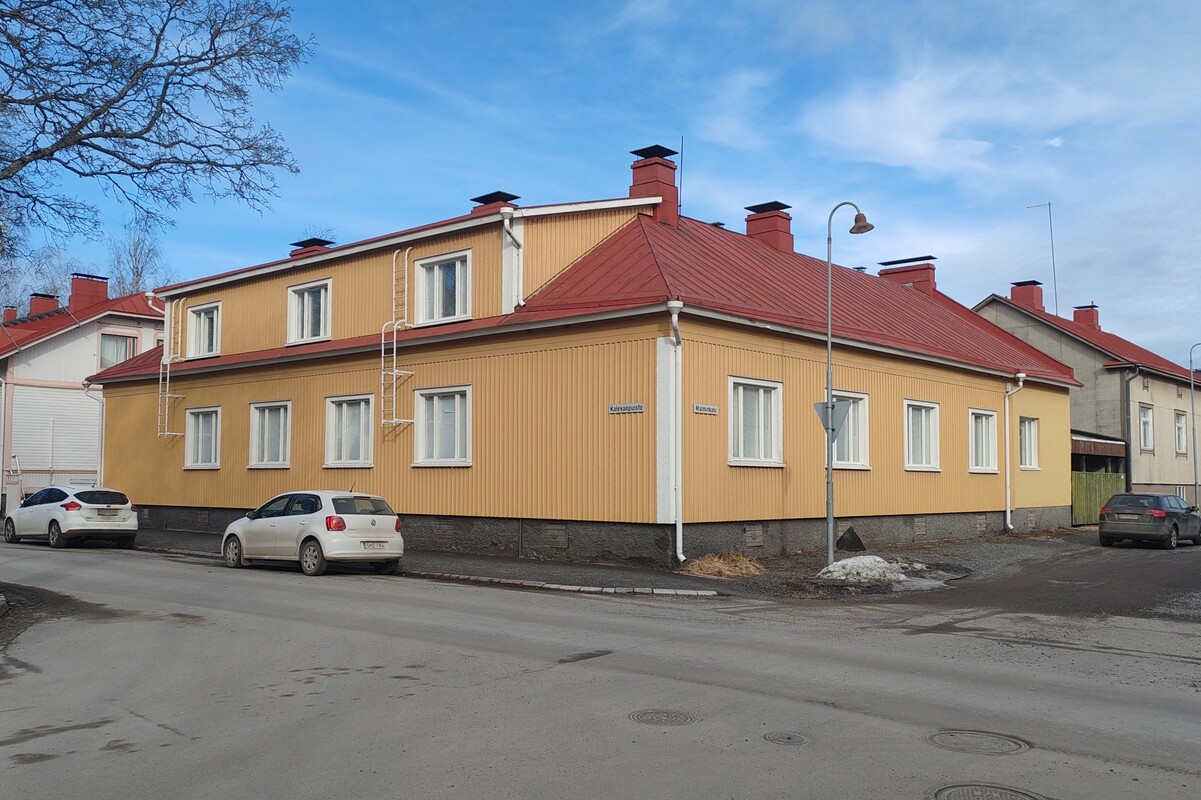 Julkisivu