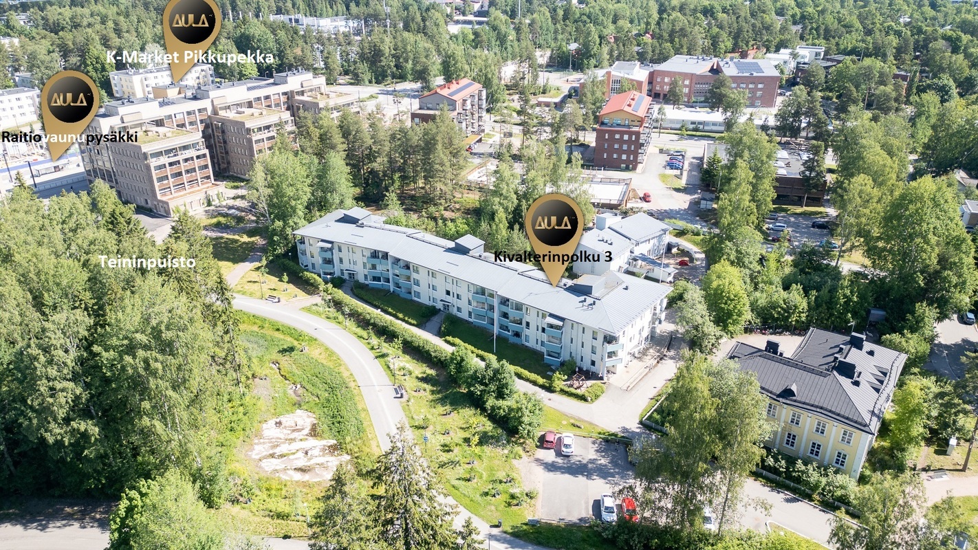 Ilmakuva ja näkymä raitiovaunupysäkille