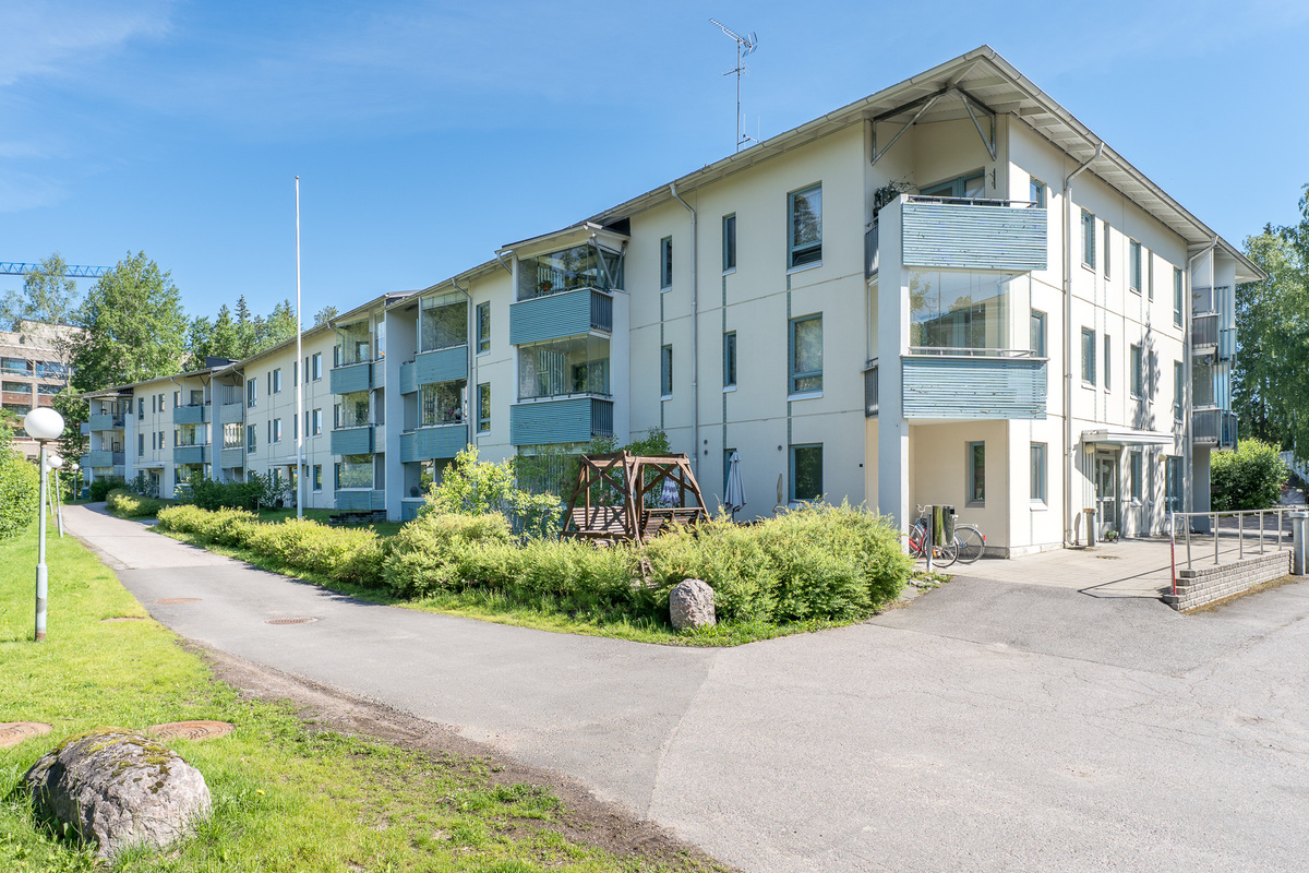 Julkisivu