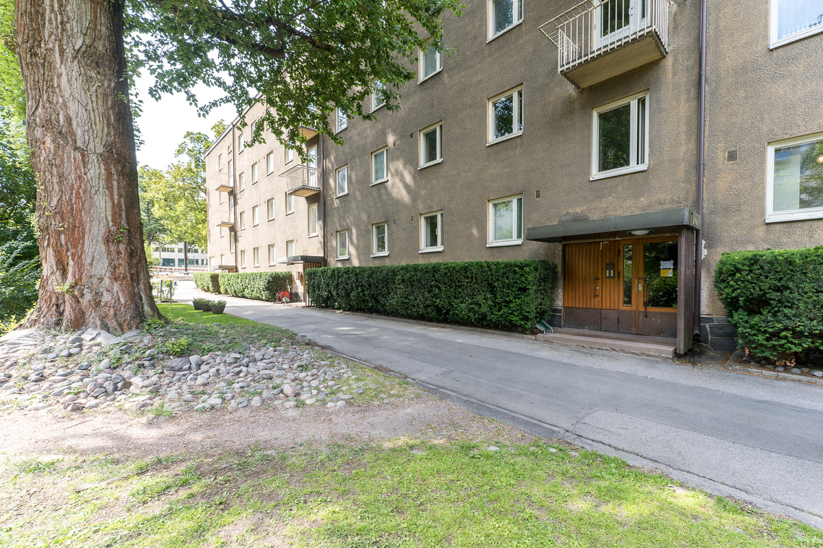 Sisäänkäynti