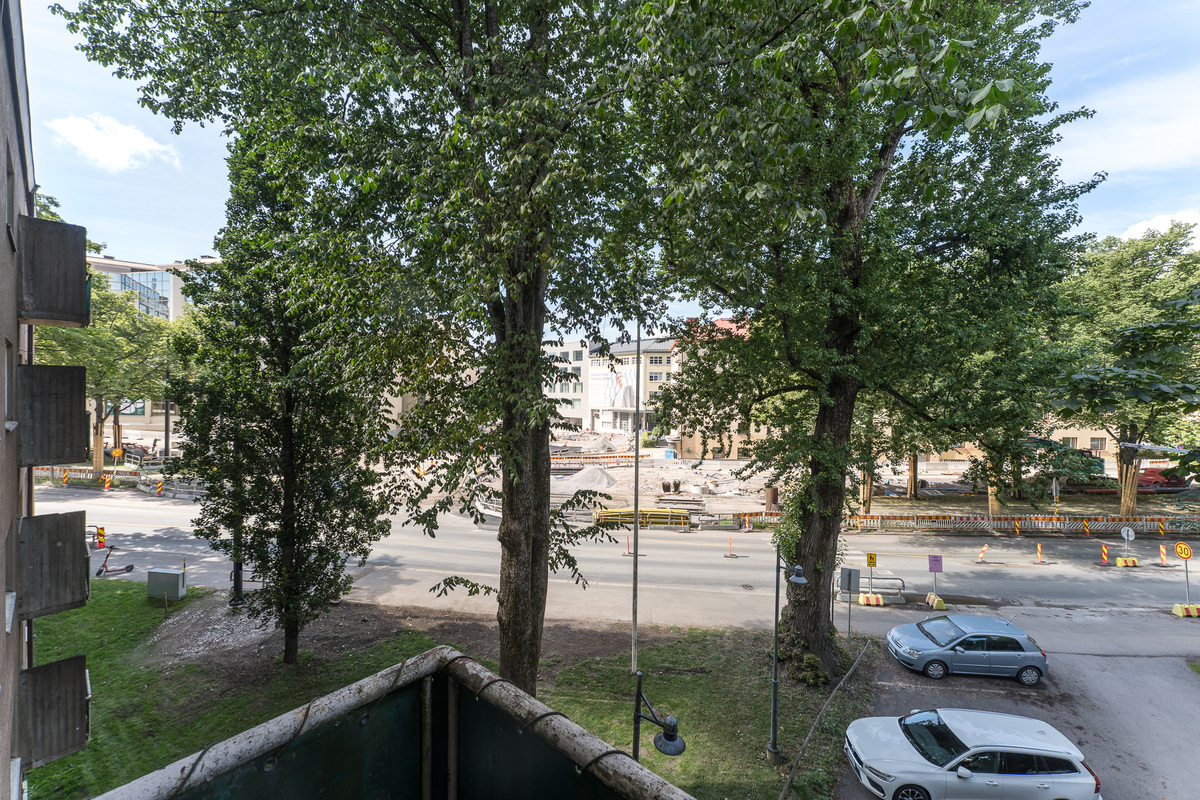 Näkymää parvekkeelta lounaaseen