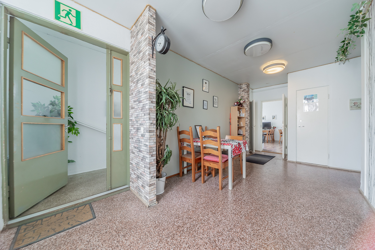 Majatalon sisääntulo