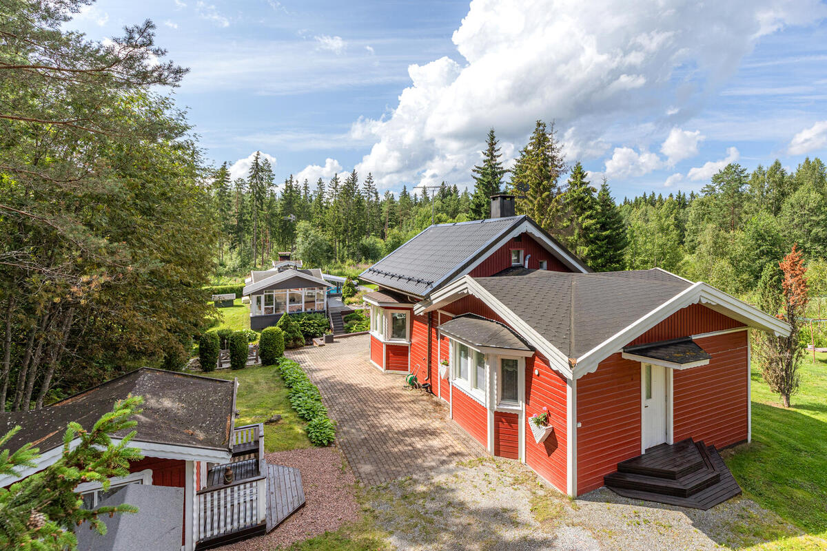 Uskjärventie 143