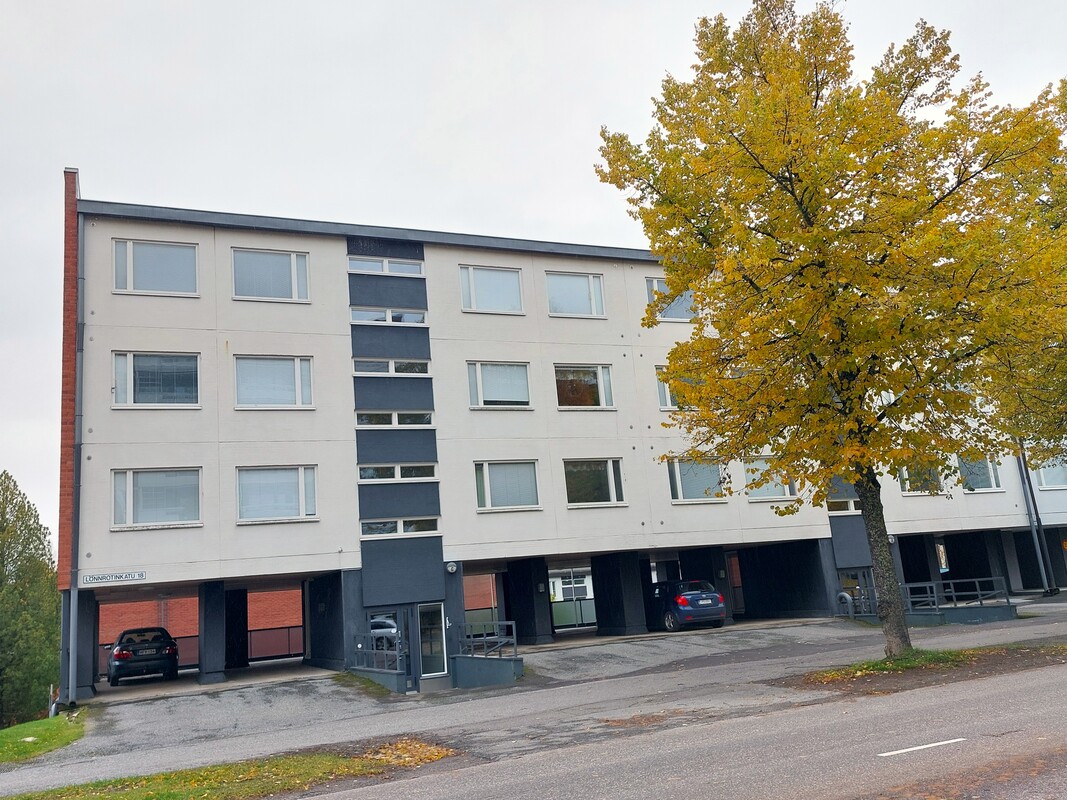 Julkisivu
