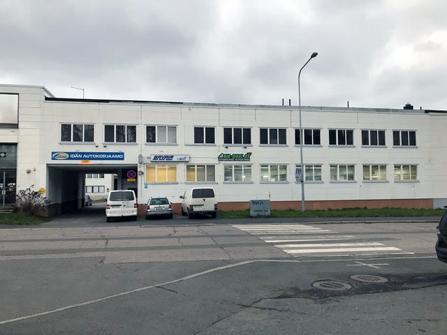 Julkisivu kadulta päin