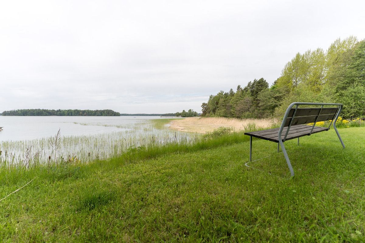 Yhtiön rannassa voi tunnelmoida