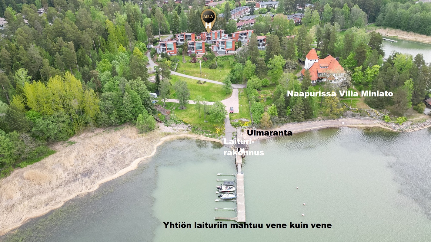 Ilmakuva lounaasta meren päältä