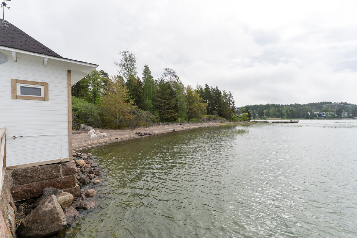 Laiturilta kaakkoon