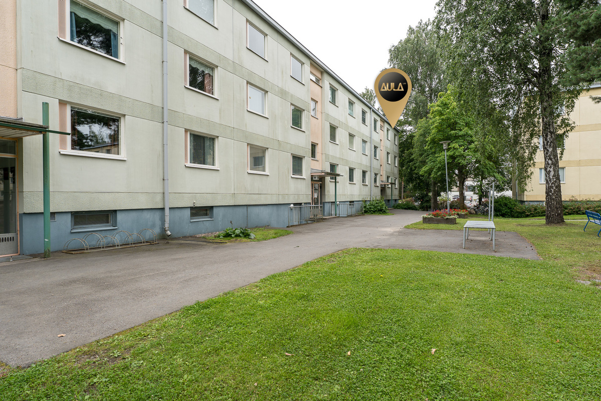 Julkisivu sisäpihan puolelta