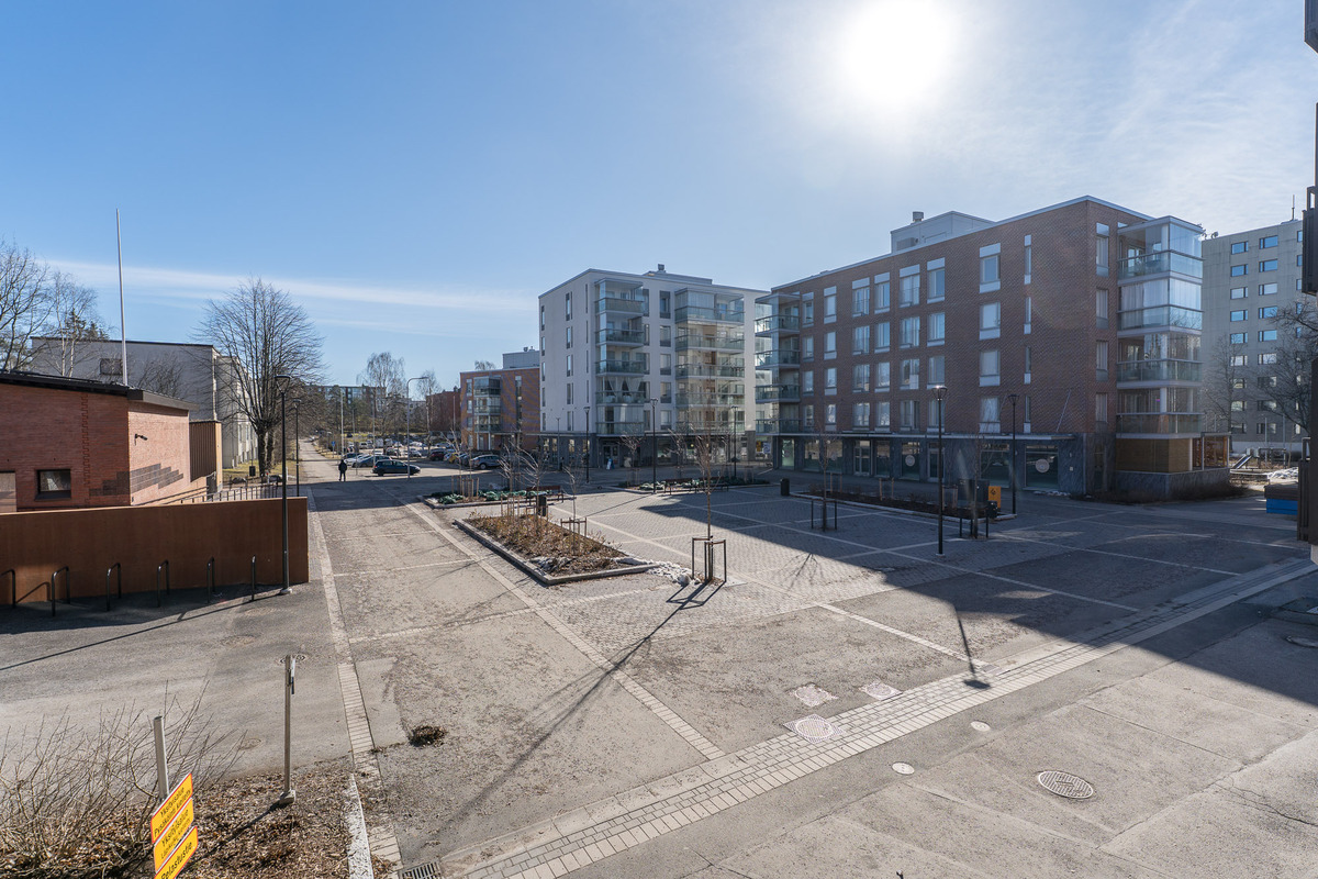 Parvekenäkymä kaakkoon