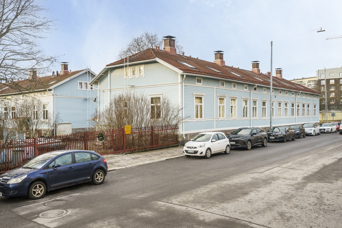 Talo Heikkilänkadun puolelta