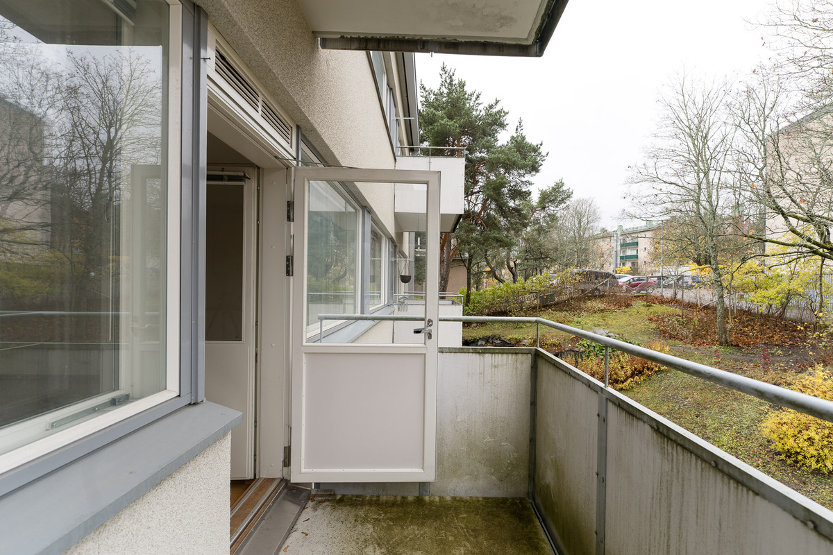 Mahtuu pöytä ja tuolit