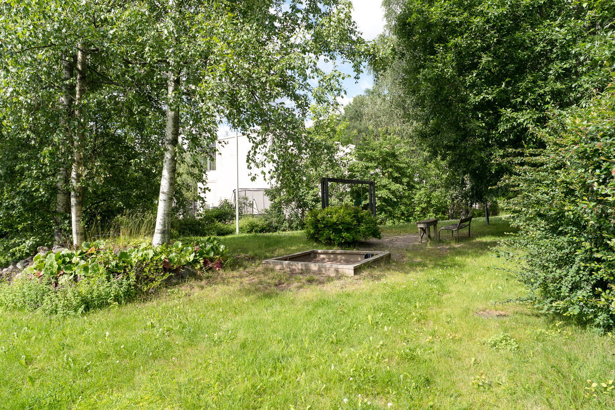 Yhtiön leikkipaikka