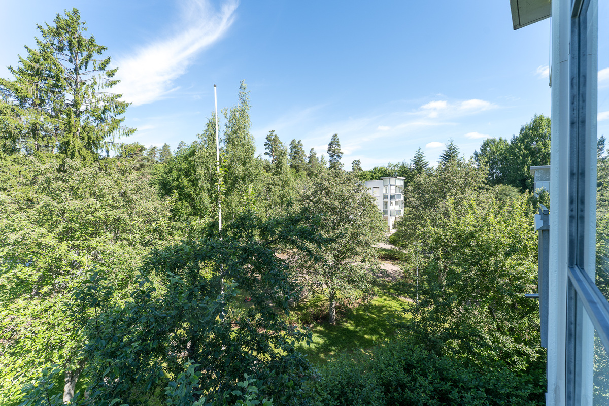 Parvekenäkymä pohjoiseen