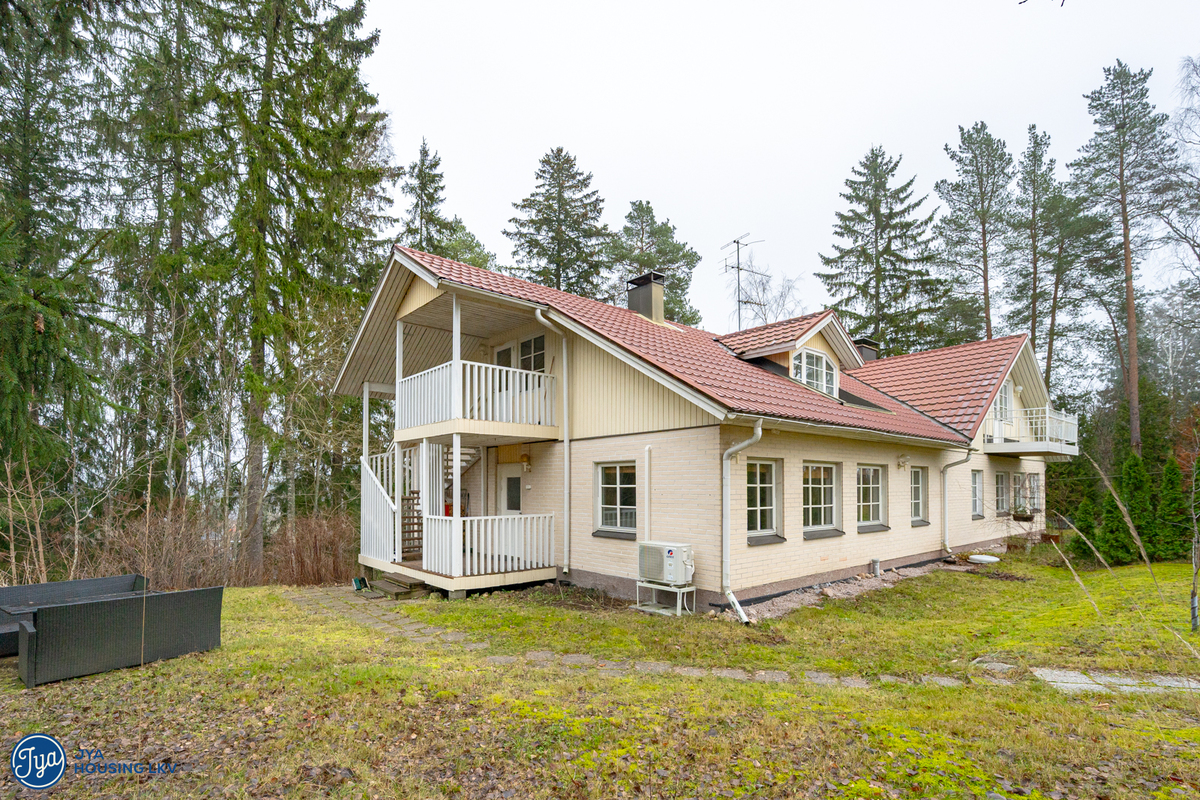 Julkisivua