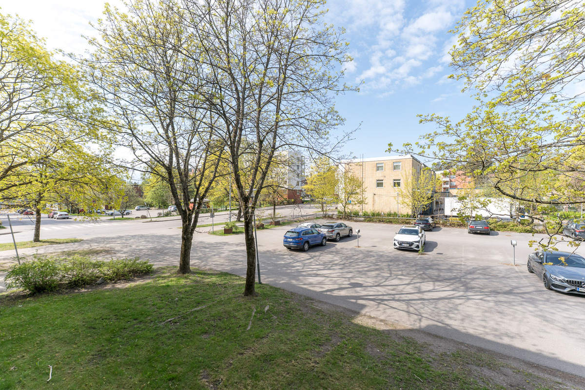 Parvekenäkymät lounaaseen